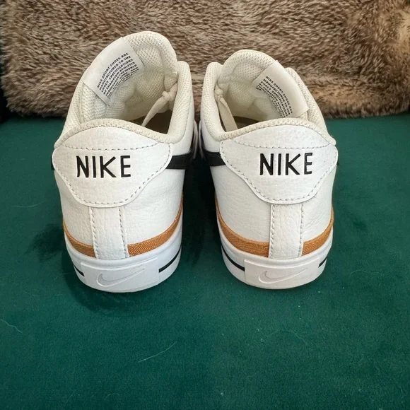 Nike Women's Court Legacy Low Sneaker - Picture 3 of 5